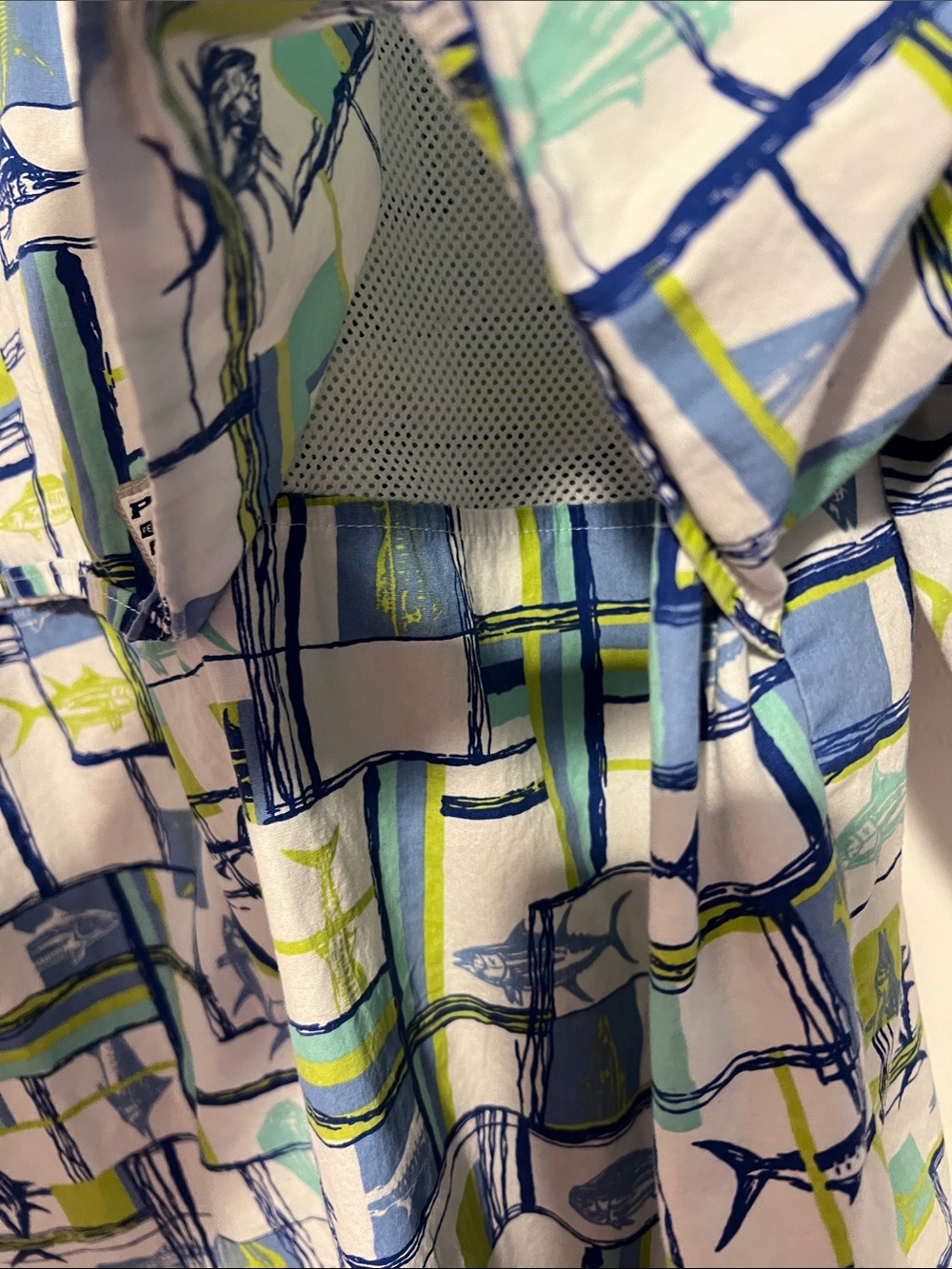 Columbia PFG Vented Lightweight Fishing Shirt. Short-Sleeve Button-Down Shirt - Picture 4 of 5